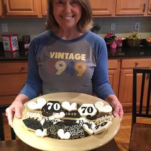 Meet your Posher, Sharon